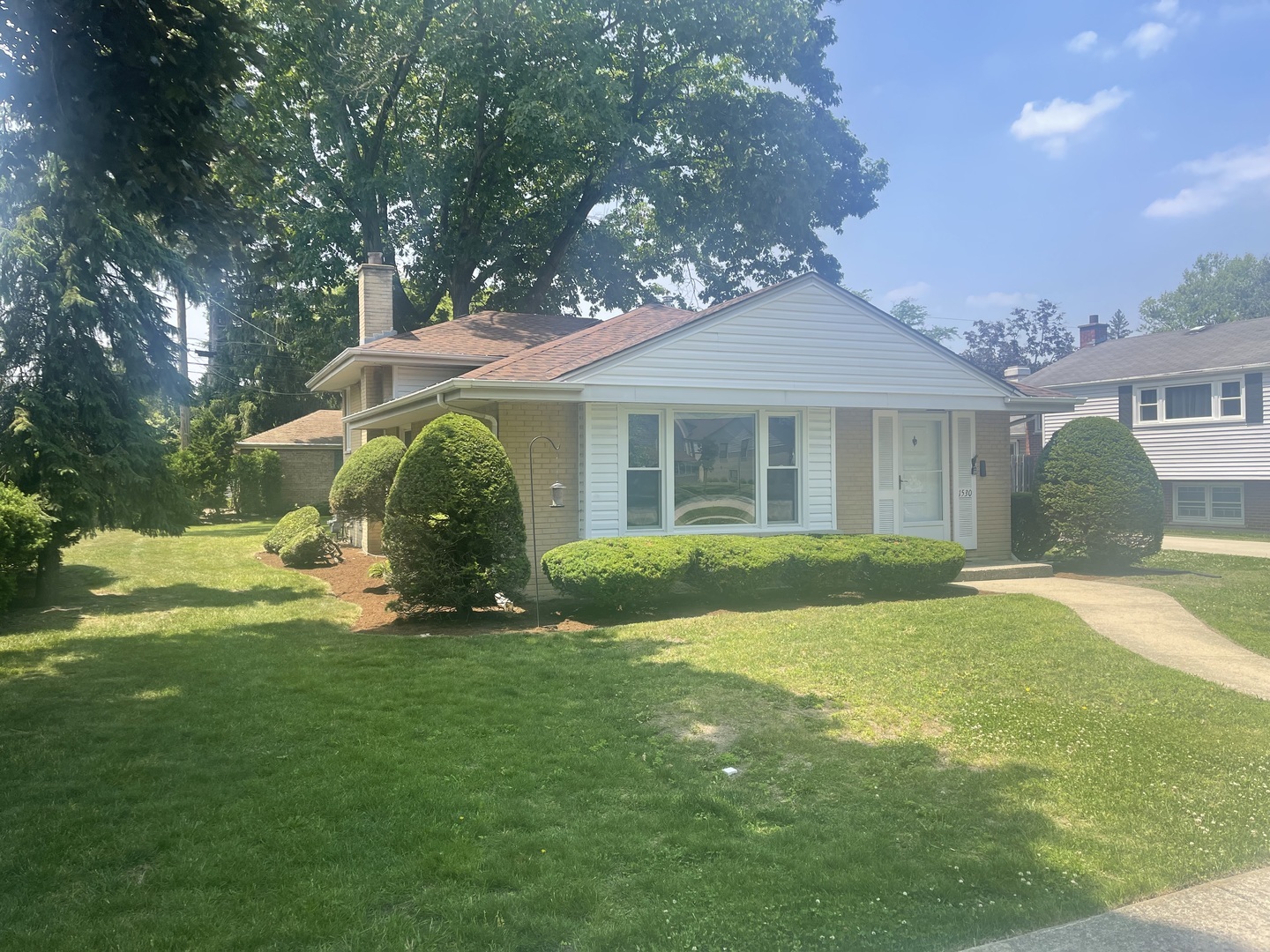 Property Photo:  1530 S Greenwood Avenue  IL 60068 