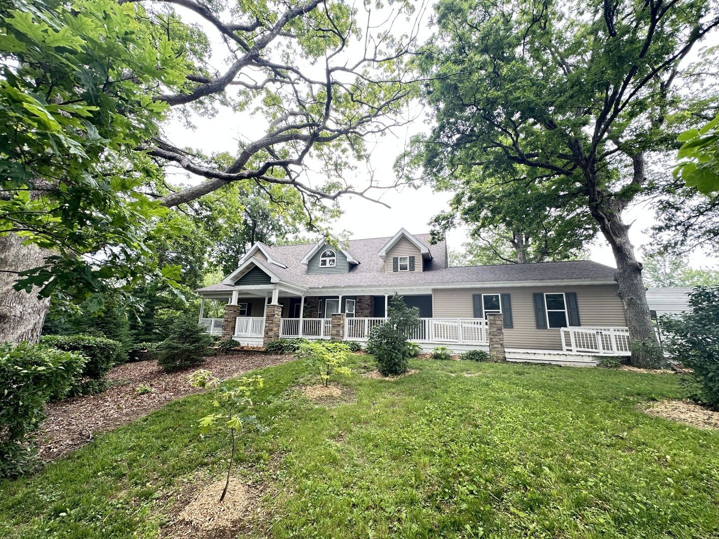 10400 Liberty Road  Farmer City IL 61842 photo