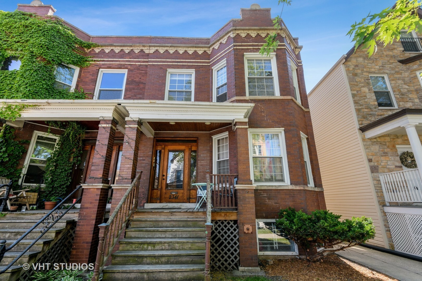 Property Photo: 2341 N Avers Avenue 2 IL 60647