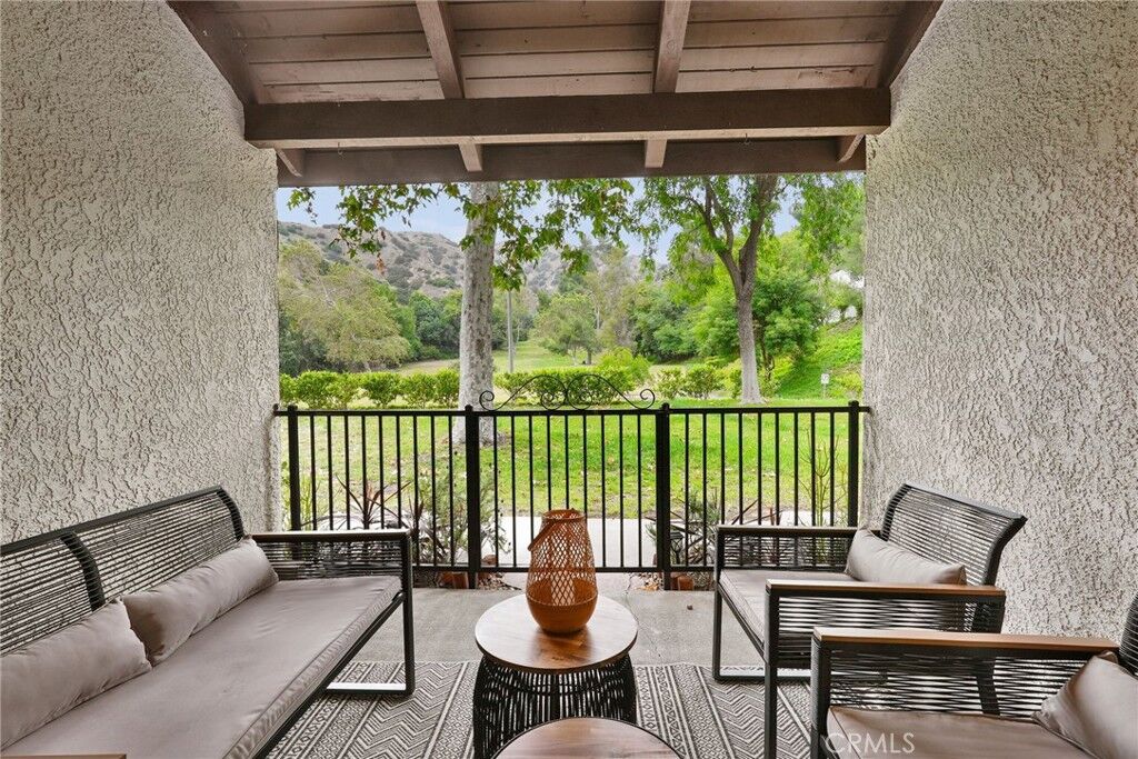 Property Photo: 9403 Via Yolanda CA 91504