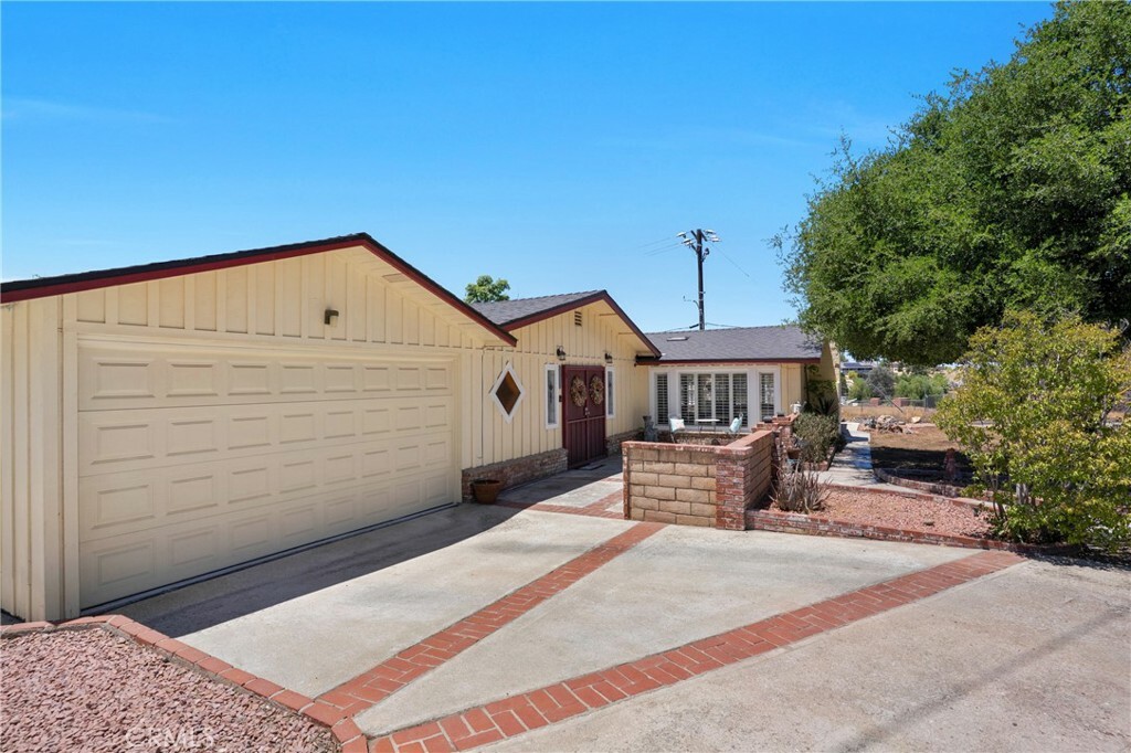 Property Photo: 41257 Crest Drive CA 92544