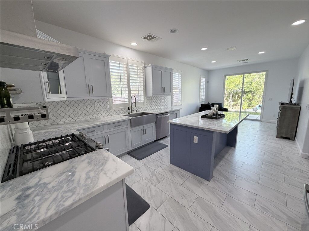 Property Photo:  543 Garden Avenue  CA 91767 