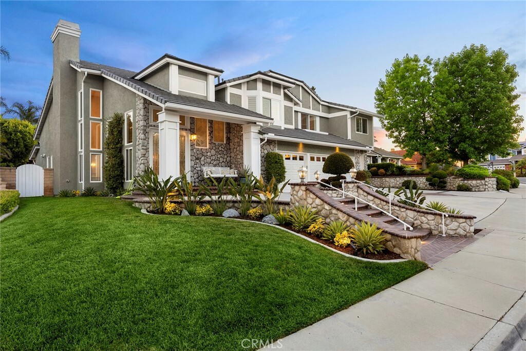 Property Photo: 5210 Avenida De Kristine CA 92887