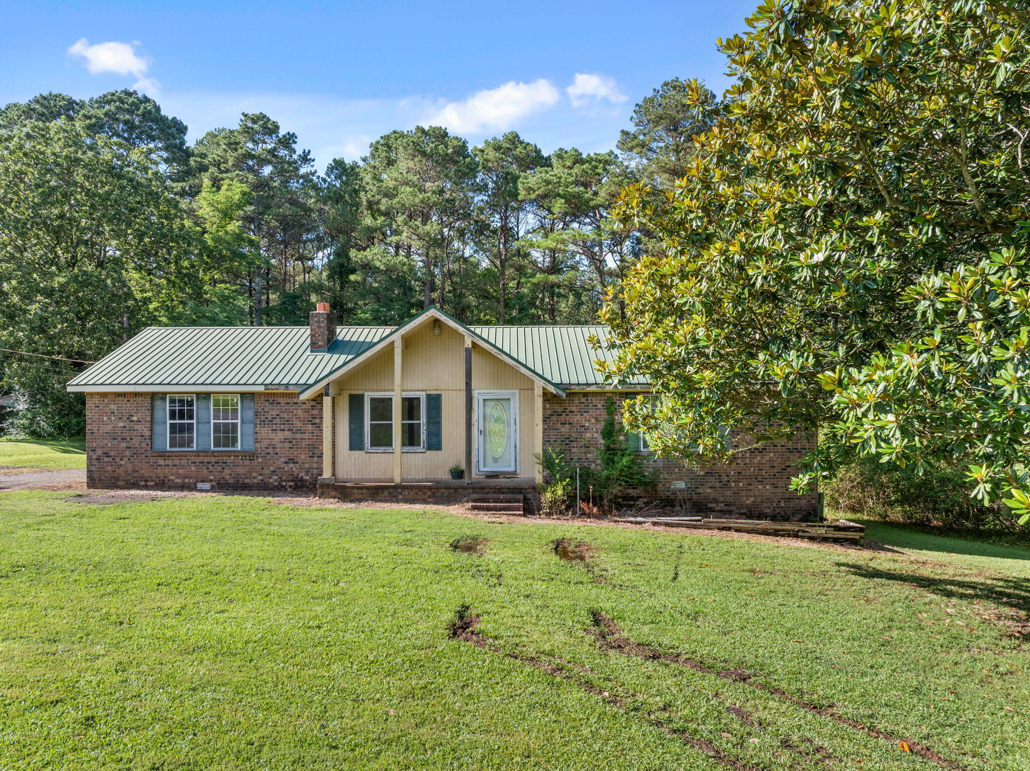Property Photo: 18 County Road 252 MS 38846