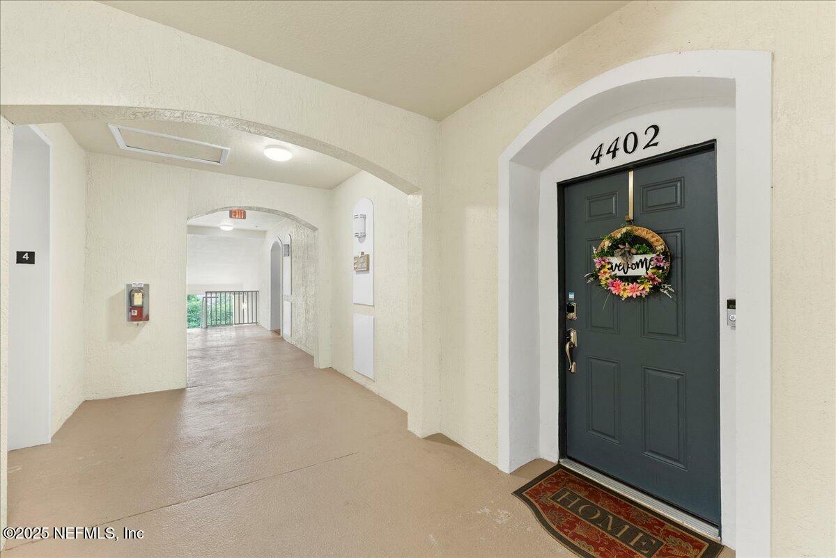 Property Photo: 11251 Campfield Drive 4402 FL 32256