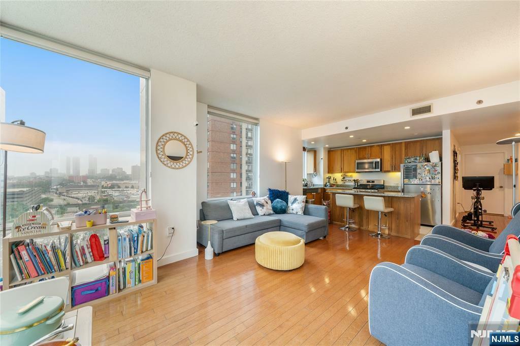 Property Photo:  20 Newport Parkway 1201  NJ 07310 