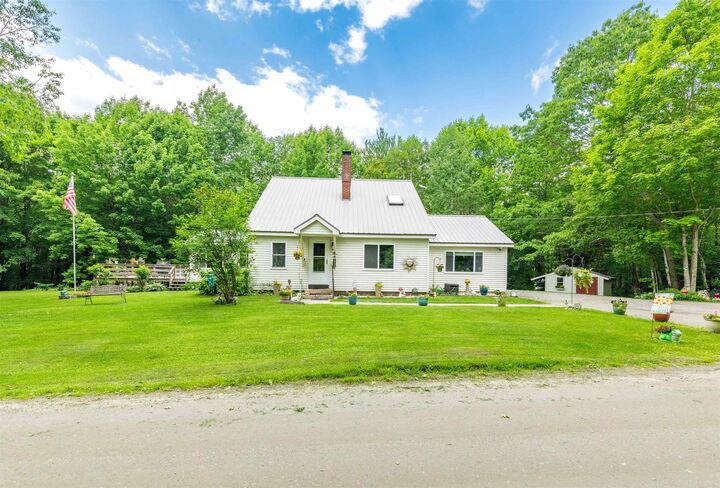 Property Photo: 1307 Lime Kiln Road NH 03780