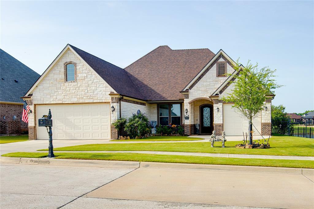 Property Photo: 6605 Pinehurst Drive TX 76049