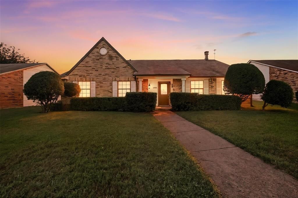 Property Photo: 1708 Hutchinson Street TX 75150