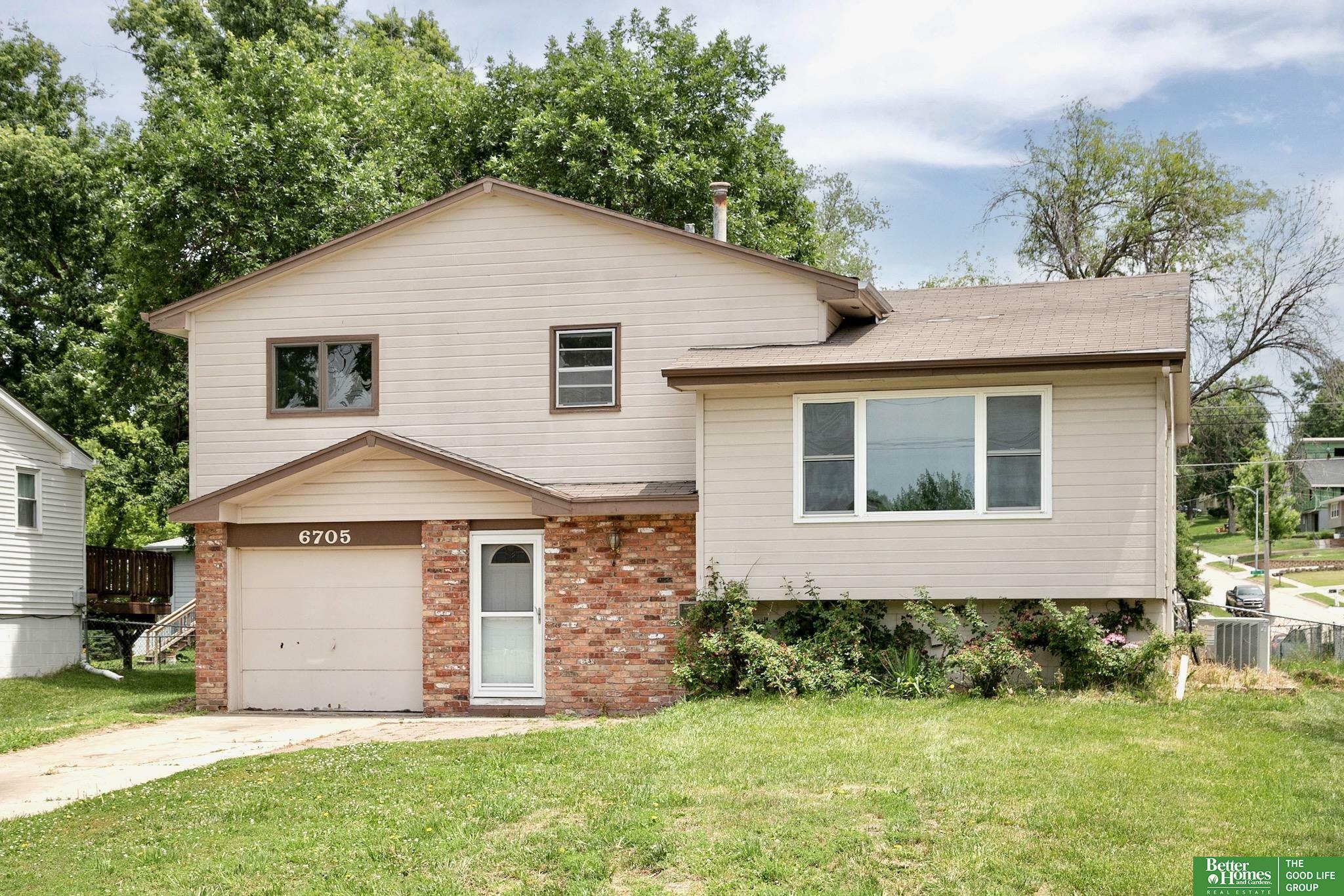 Property Photo: 6705 N 78 Street NE 68122