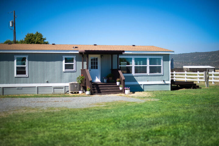 Property Photo:  2806 Front Street  OR 97632 