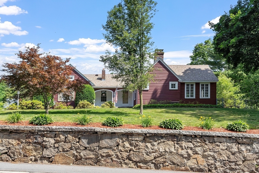 Property Photo:  1 Beech Circle  MA 01810 