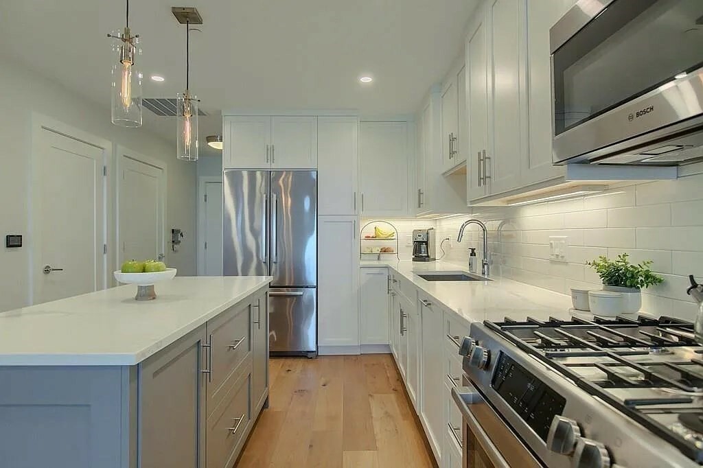 Property Photo: 250 Meridian St 505 MA 02128