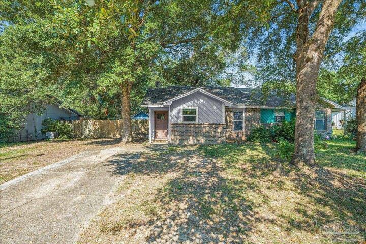 Property Photo:  6205 E Forest Pines Dr  FL 32526 
