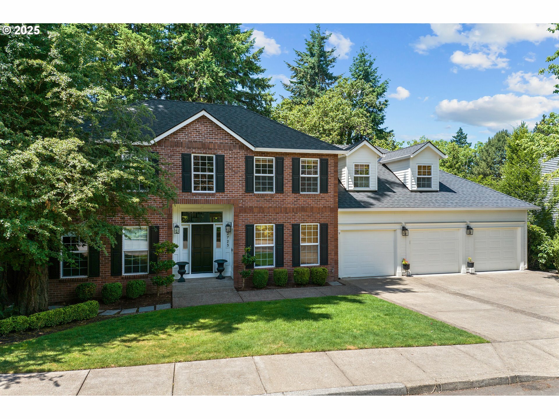 Property Photo: 12723 Adrian Ct OR 97034