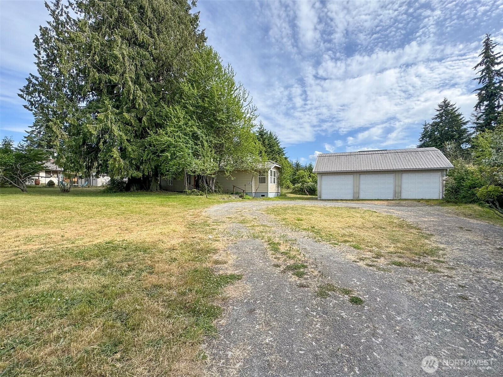 Property Photo: 1218 W Lauridsen Boulevard WA 98363