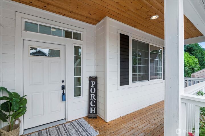 Property Photo: 1611 Austin Avenue WA 98290