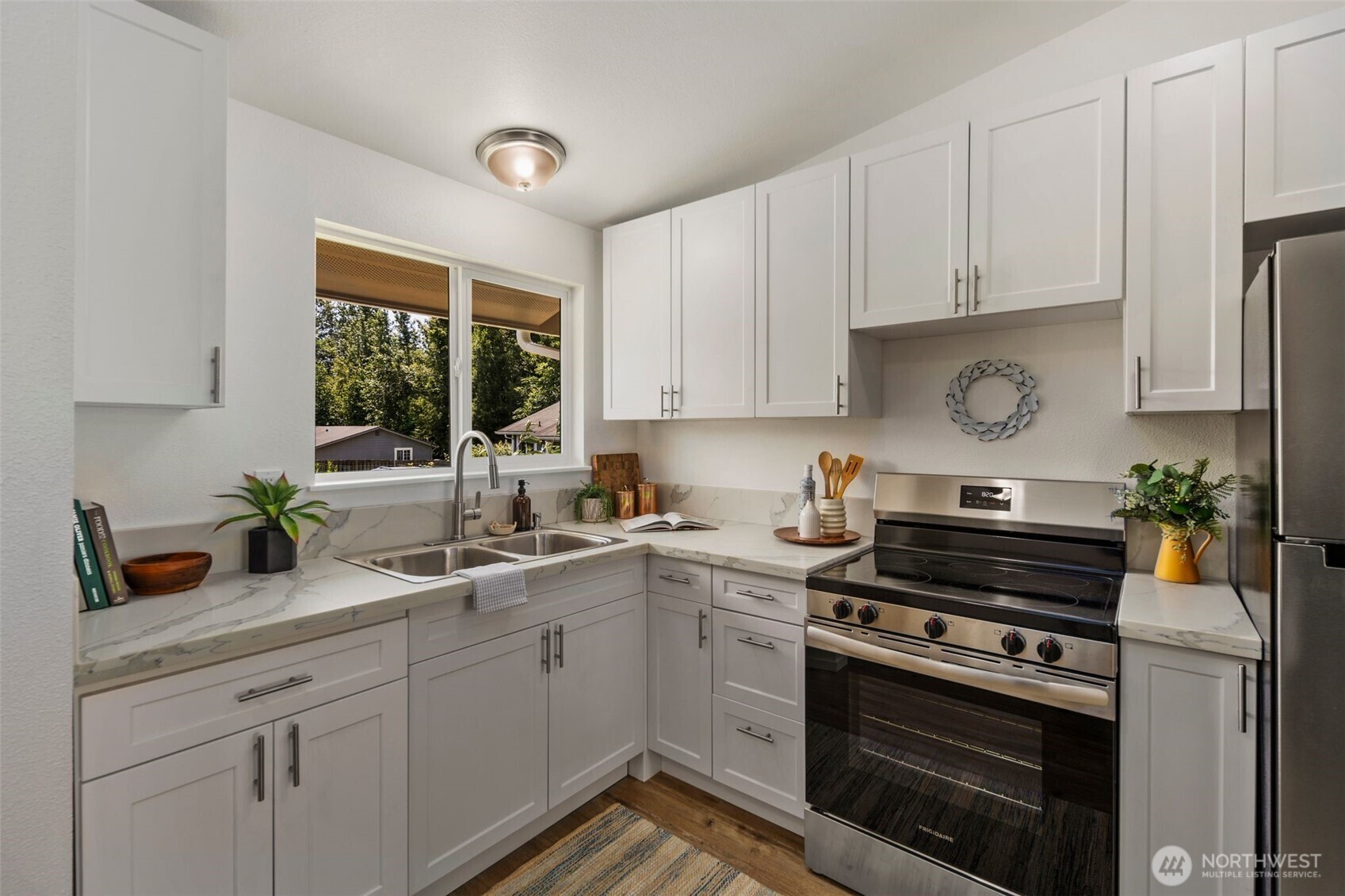 Property Photo: 3305 Hollywood Avenue WA 98225