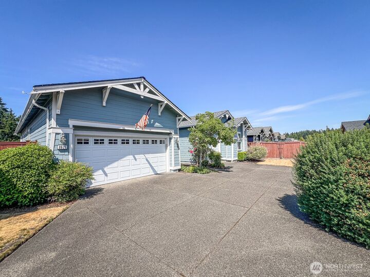 8621  Bainbridge Loop NE  Lacey WA 98516 photo