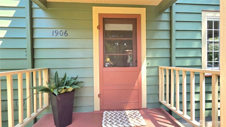 Property Photo: 1906 Boundary Street SE WA 98501