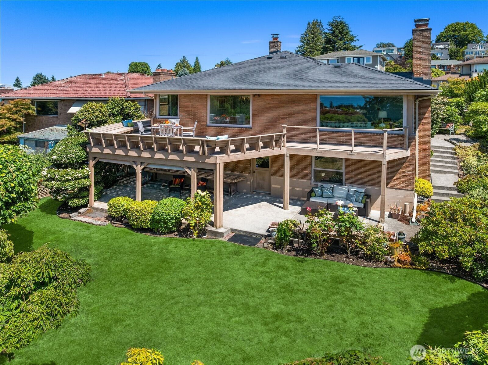 Property Photo:  6743  40th Avenue SW  WA 98136 