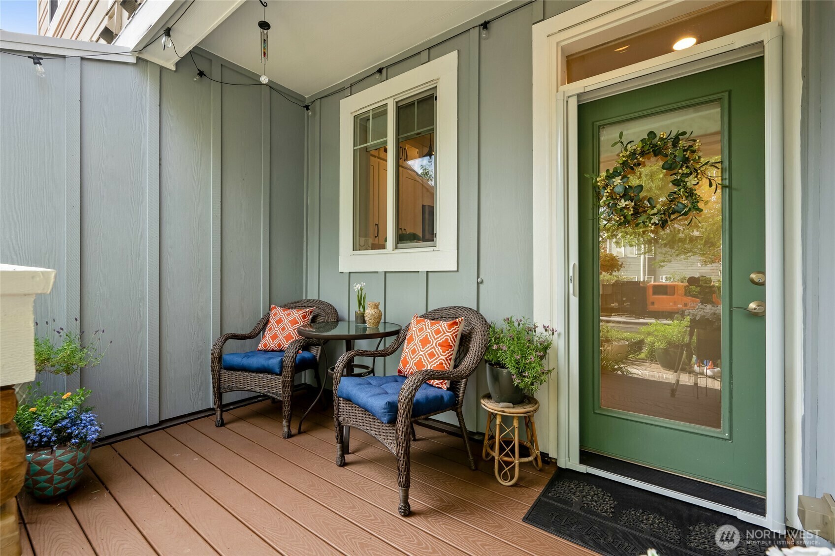 Property Photo:  7601  Fairway Avenue SE 802  WA 98065 