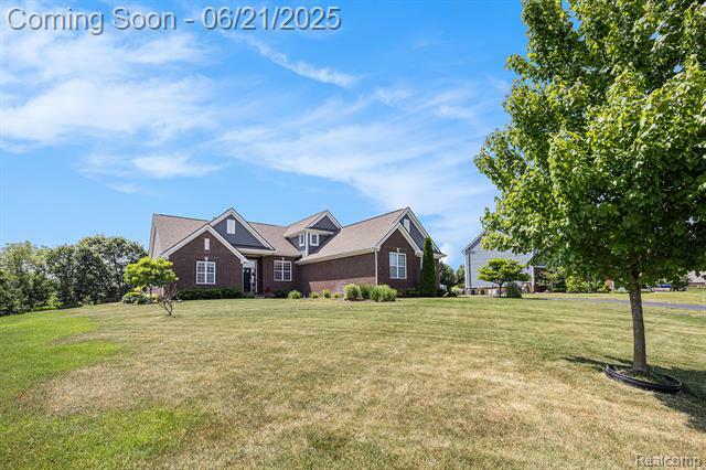 Property Photo: 8269 Meadowridge MI 48348