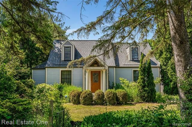 30115 Munger Drive  Livonia MI 48154 photo