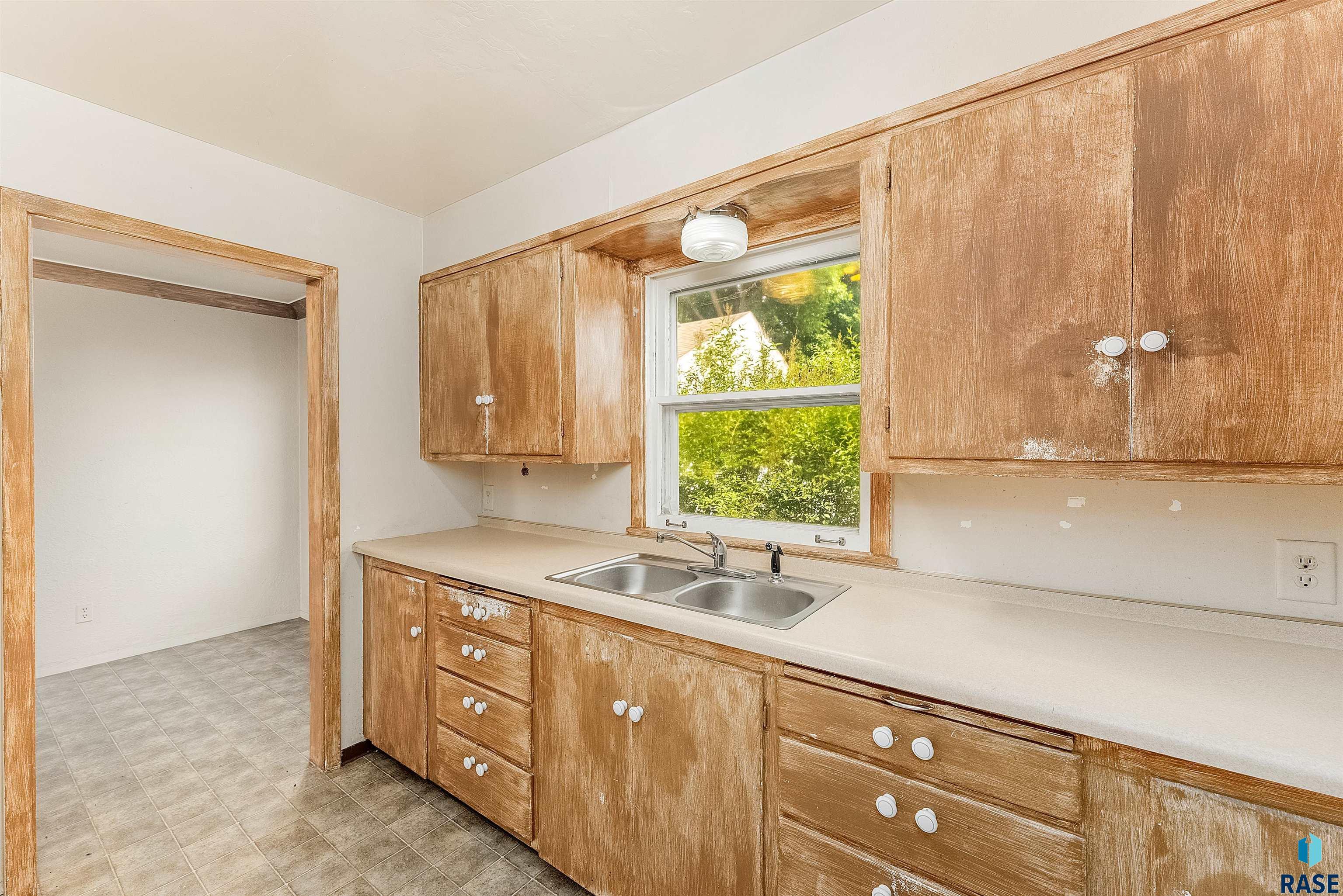 Property Photo: 100 W 1st St SD 57064