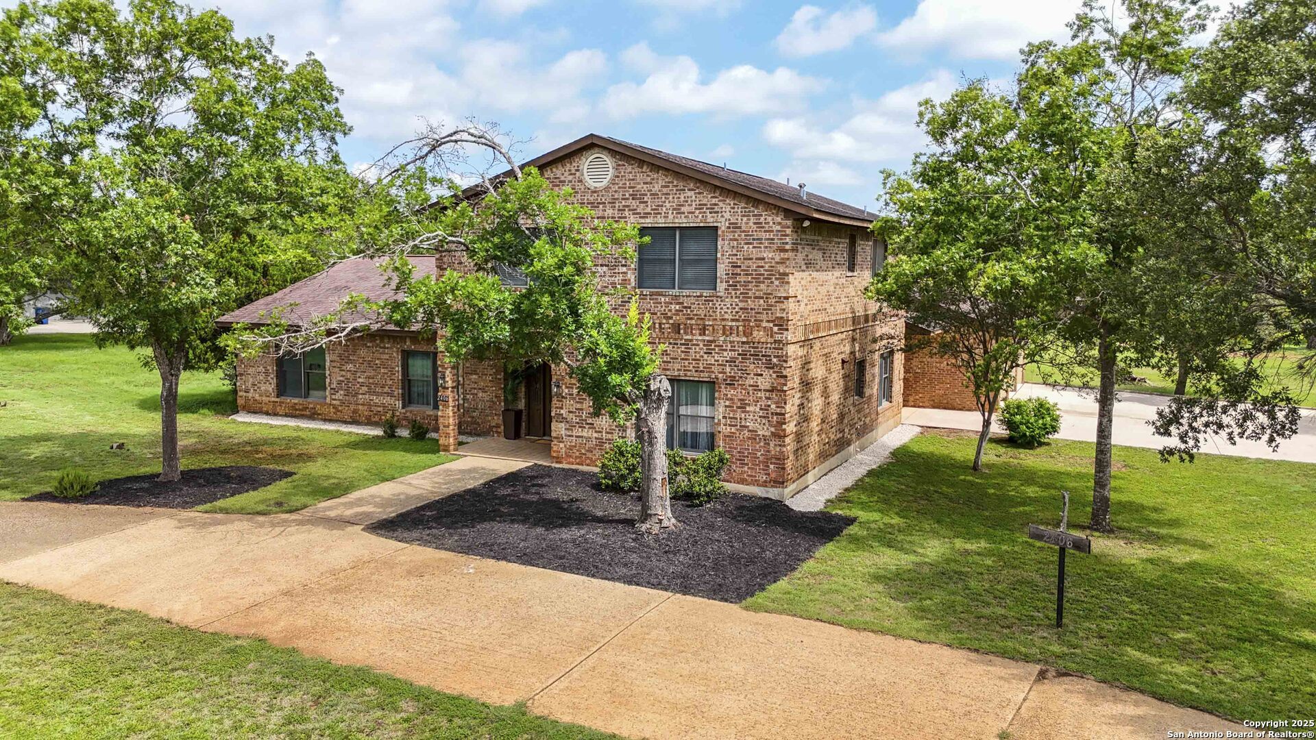 Property Photo:  2406 Northwoods  TX 78132 