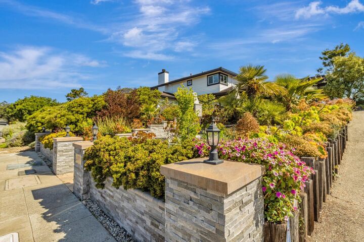 Property Photo:  11550 Skyline Boulevard  CA 94619 