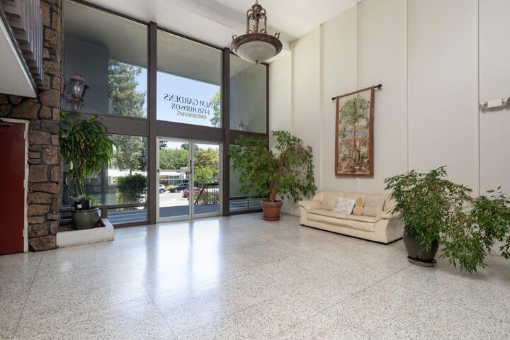 Property Photo: 1458 Hudson Street 305 CA 94061