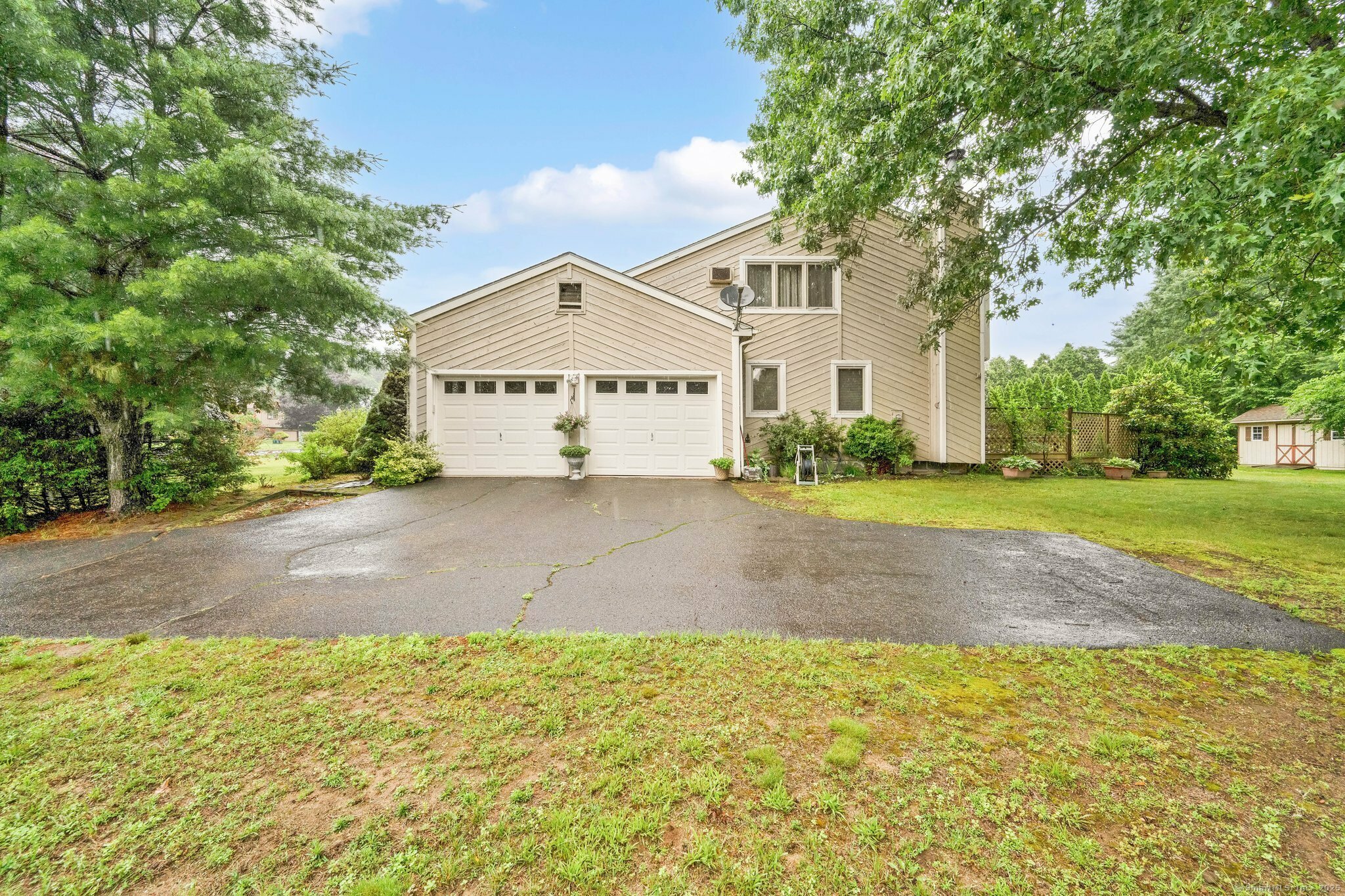 Property Photo: 17 Landing Circle CT 06095