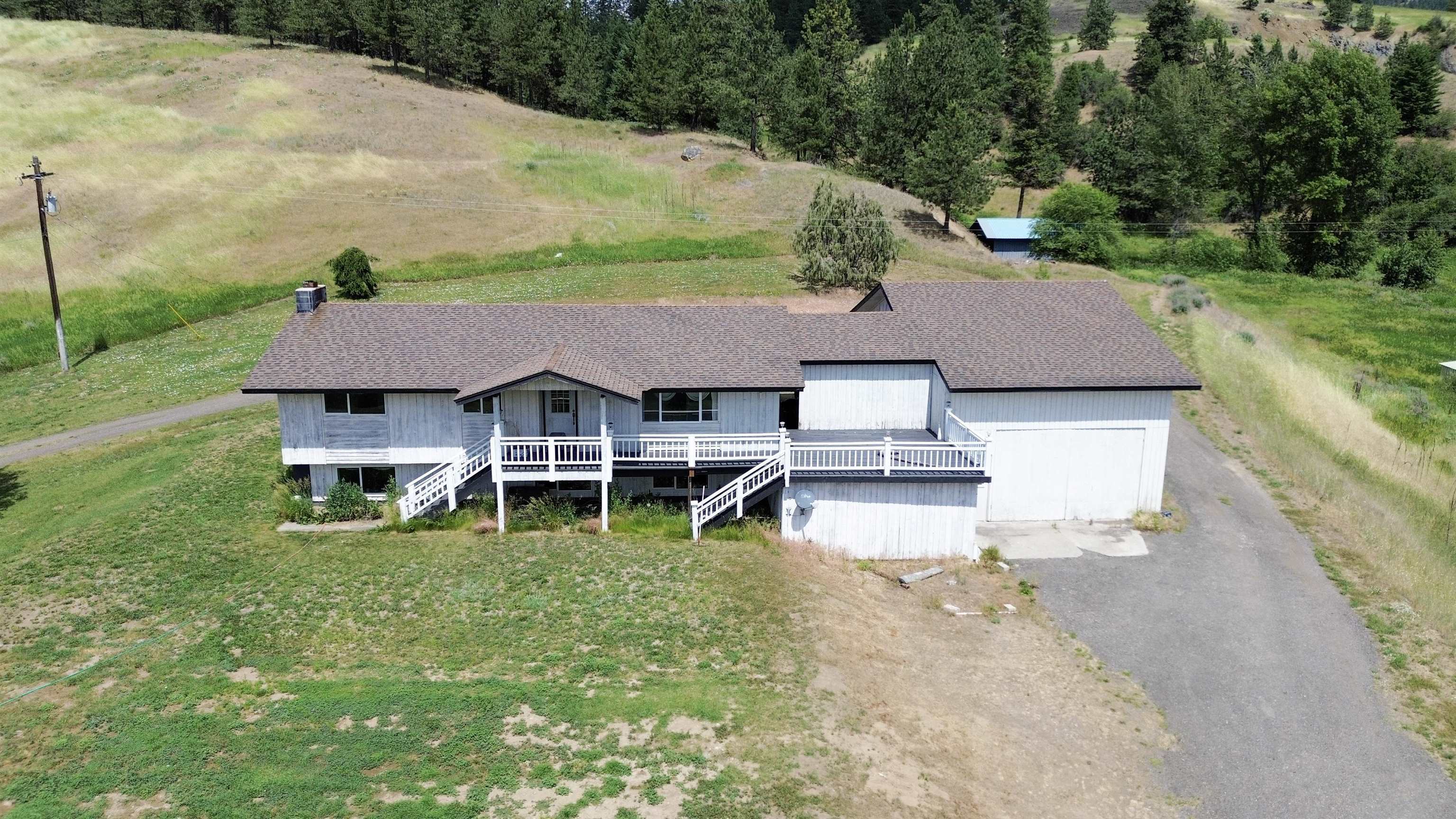 Property Photo: 598 N 395 Hwy WA 99141