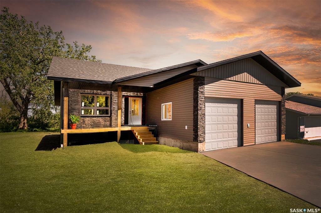 Property Photo: 118 Kamas Street SK S0H 3E0