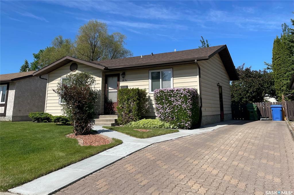 Property Photo: 851 Spencer Drive SK S6V 7C8
