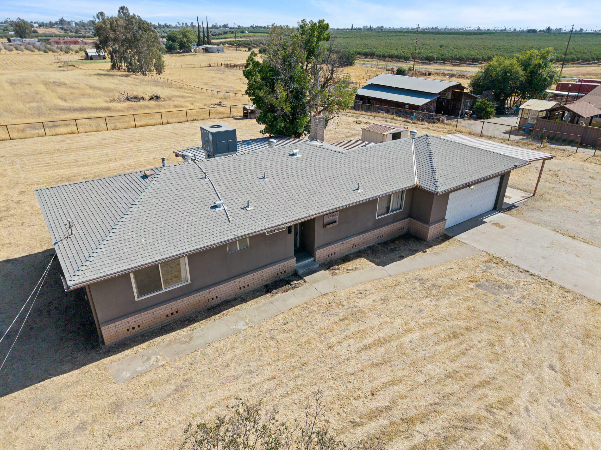 Property Photo: 24841 Avenue 102 CA 93270