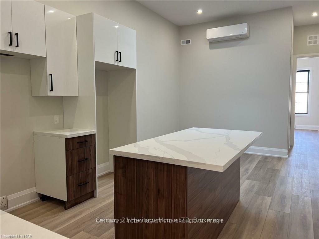 Property Photo: 43 Jarvis Street 202 ON L2A 2S3