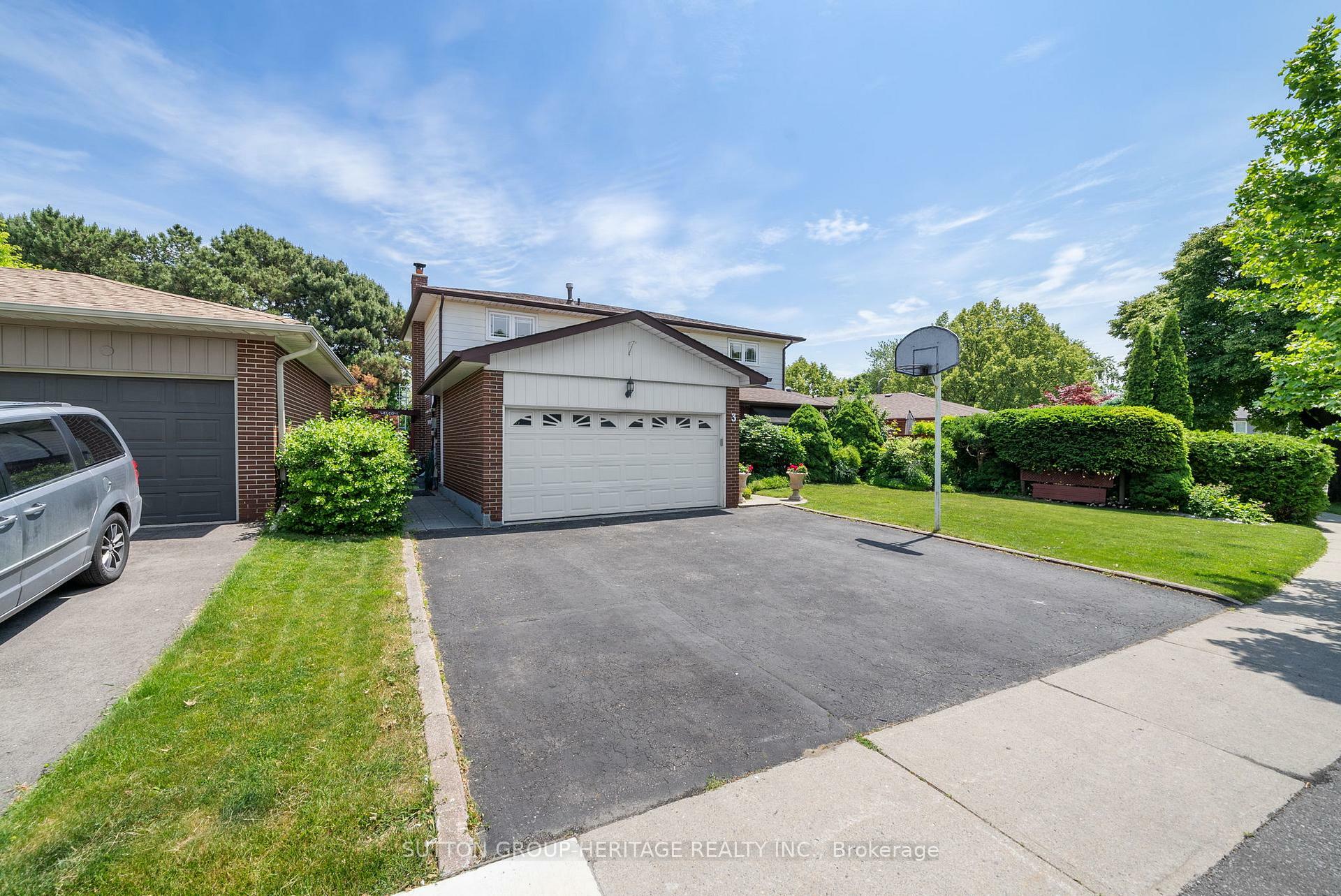 Property Photo: 3 Tilley Drive ON M1C 2T9