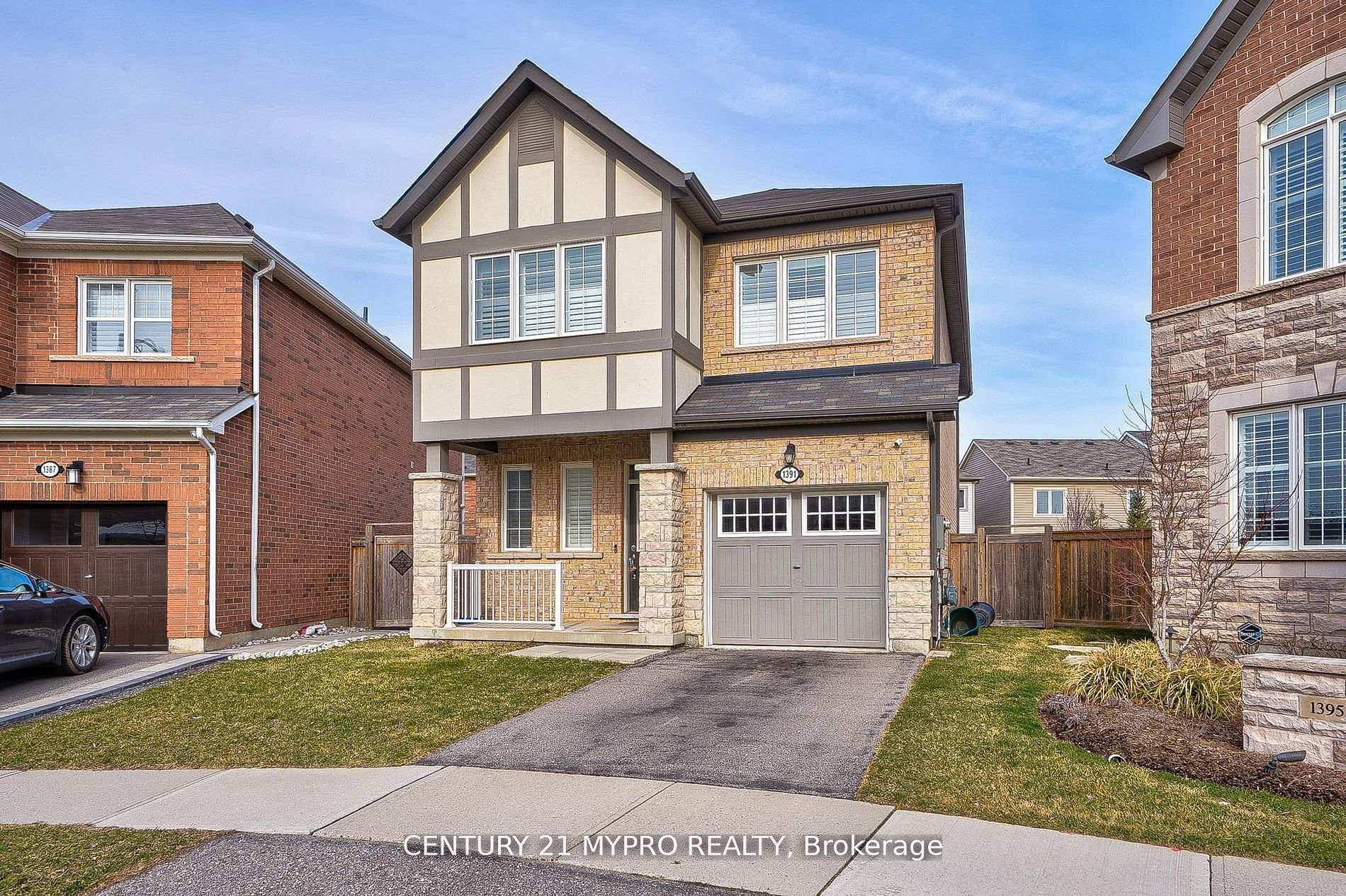 Property Photo: 1391 Whitney Terrace ON L9E 0B8