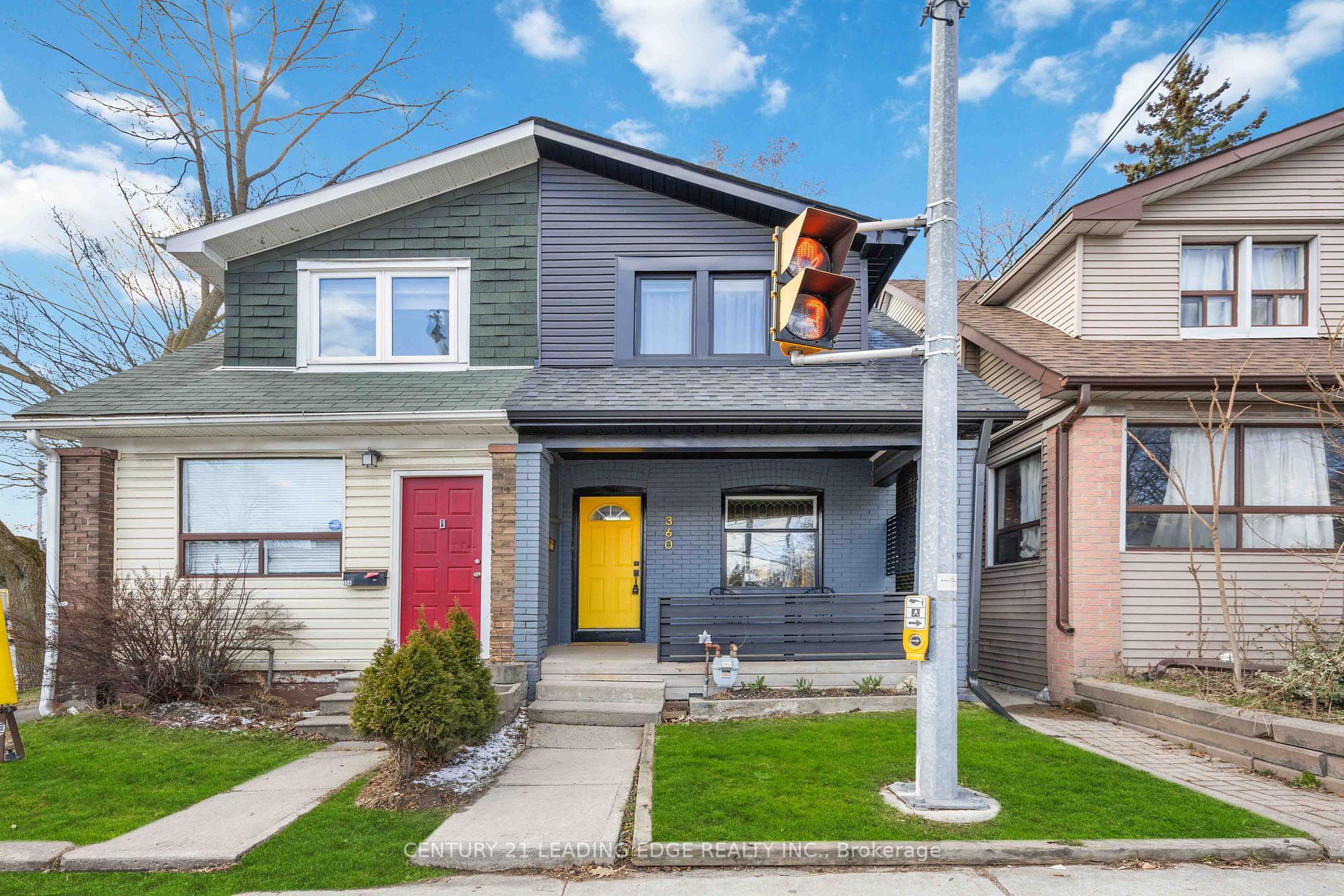 Photo de la propriété:  360 Coxwell Avenue A  ON M4L 3B7 