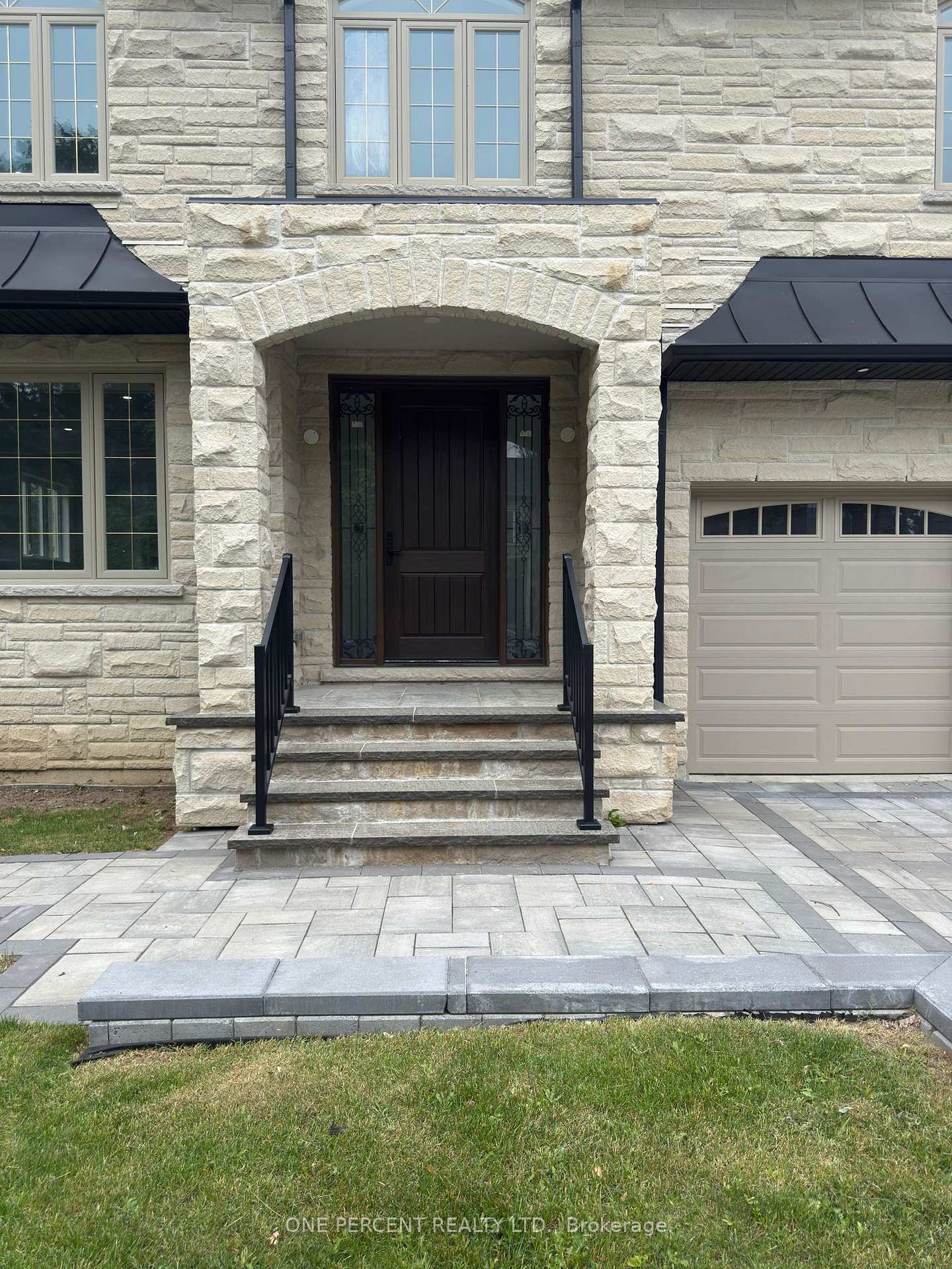 Photo de la propriété:  64 Empress Avenue  ON M2N 3T4 