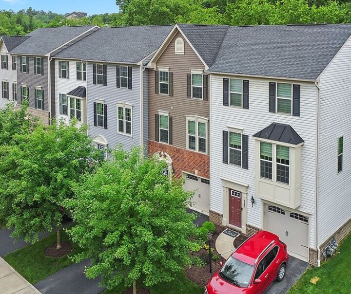Property Photo:  122 Arbor Trail Dr  PA 15136 