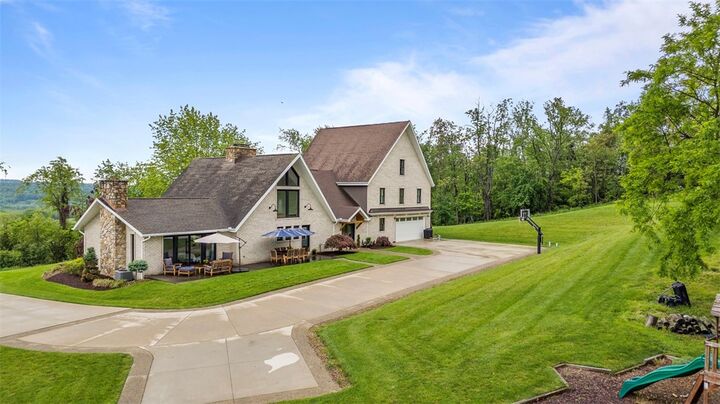 Property Photo: 165 Milbeck Dr PA 15301