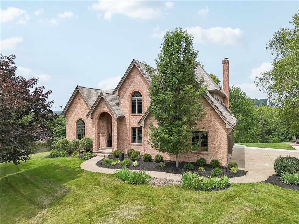 Property Photo: 108 Ascot Ct PA 16037