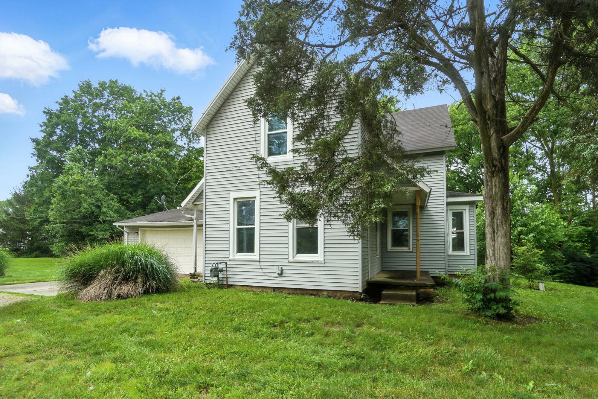 Property Photo: 7126 Dayton Springfield Road OH 45323