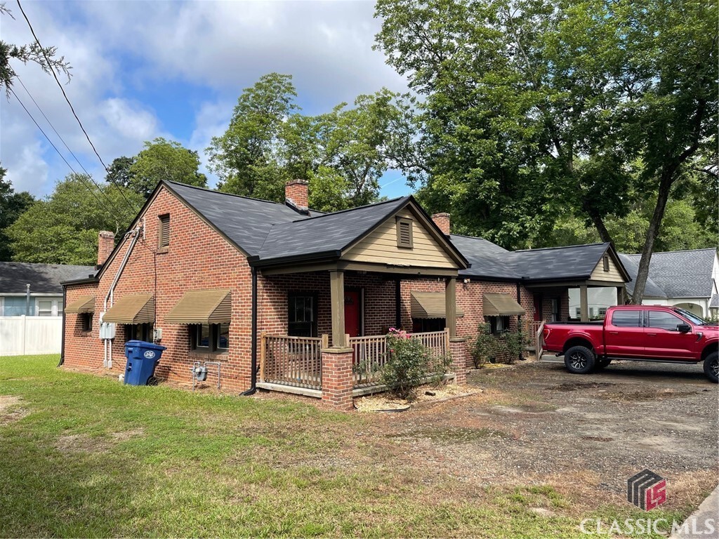 Property Photo:  49 New Street E  GA 30680 