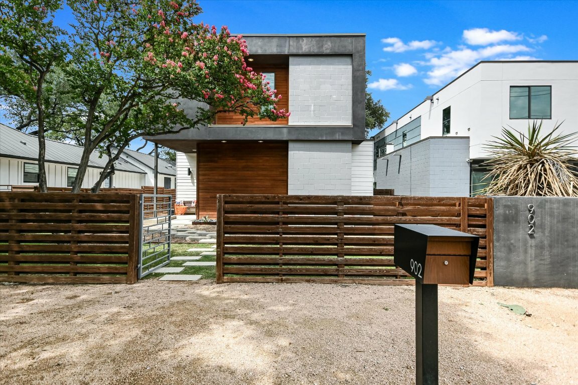 902 W Live Oak Street  Austin TX 78704 photo