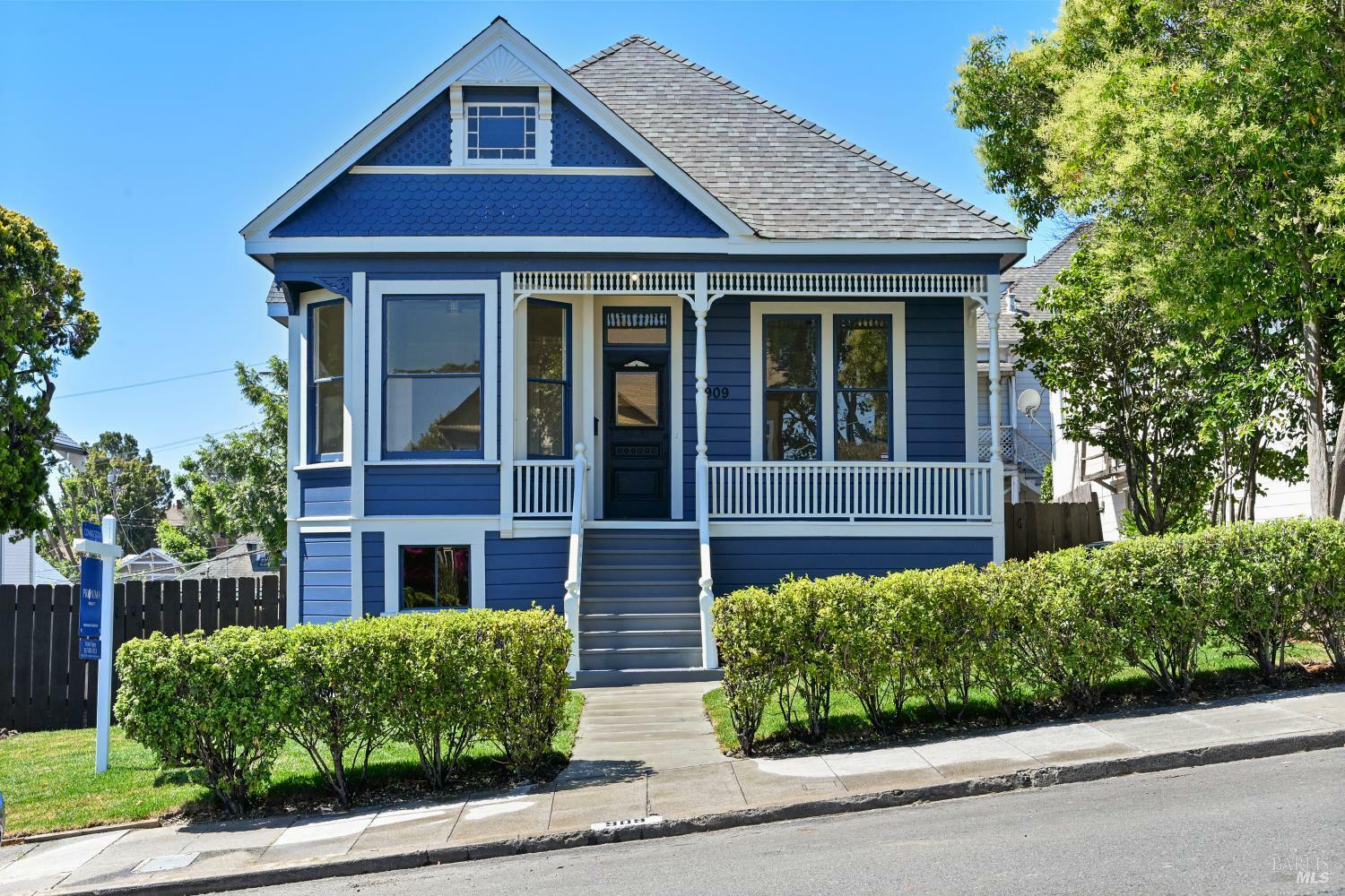 909 Capitol Street  Vallejo CA 94590 photo