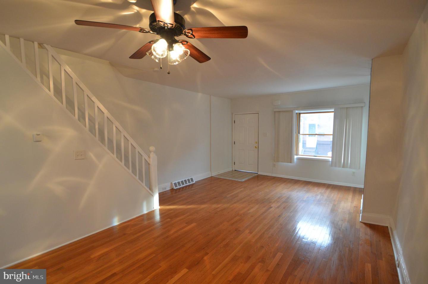 Property Photo: 2509 S Alder Street PA 19148